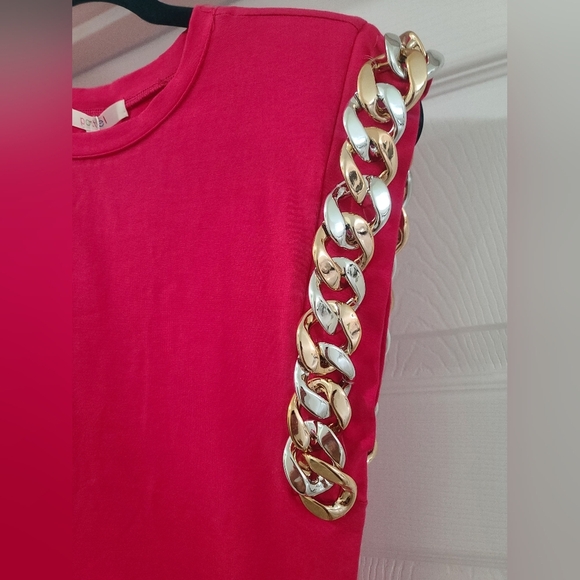 Shoulder Pad Chain Top  - Picture 4 of 6